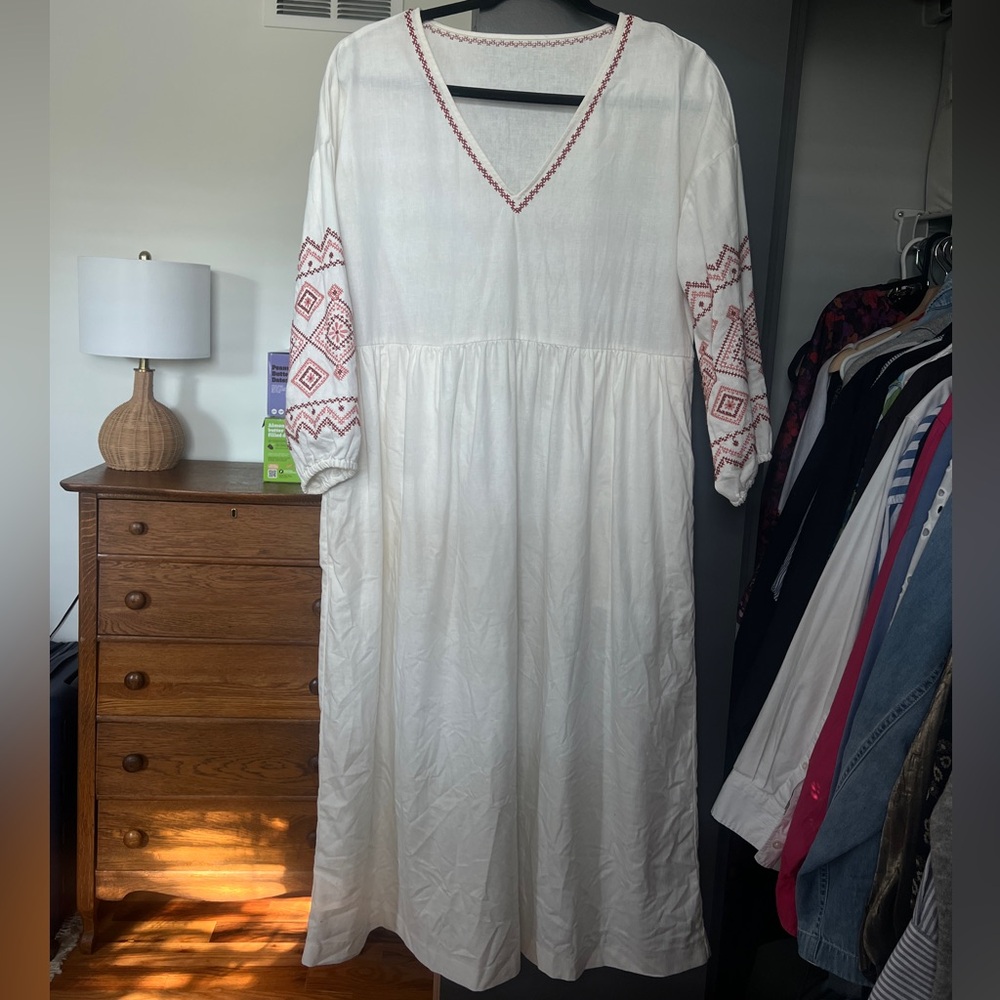 Madewell Embroidered Midi Dress with pockets - size small perfect condition !